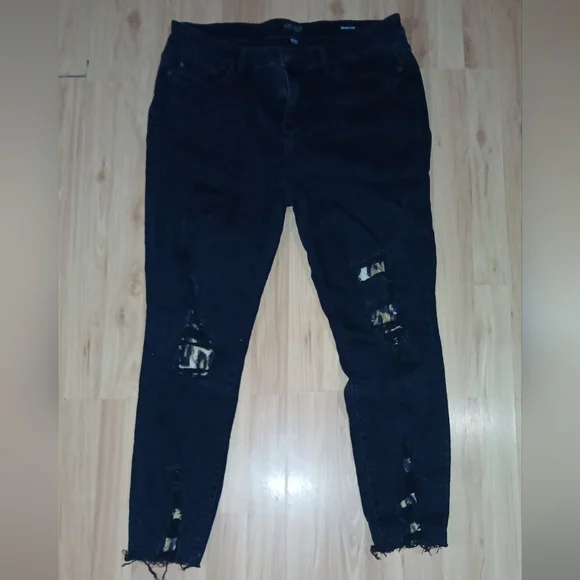 Judy Blue Black Distressed Jeans Size 15/32 - Picture 1 of 6